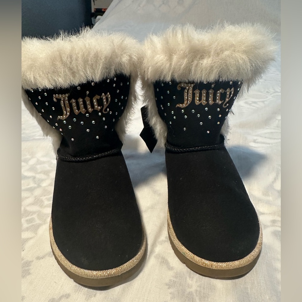 Juicy Couture Kids Black Boots with Gold and White Fur